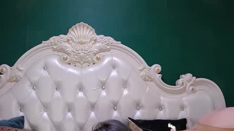 Snapshot of arielburn chatting on 09.18.25 Ariel online show from 09.18.25