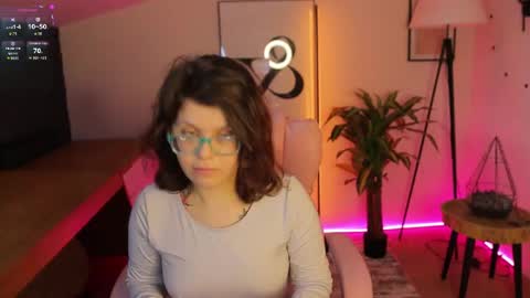 Snapshot of ariell_mini chatting on 05.19.26 Ariell Mini online show from 05.19.26
