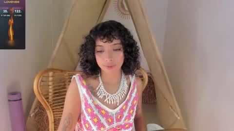 Snapshot of ariella_ruiz chatting on 10.08.25 A R I   online show from 10.08.25