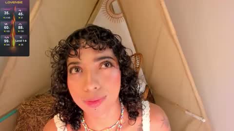 Snapshot of ariella_ruiz chatting on 10.22.25 A R I   online show from 10.22.25