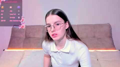Snapshot of ariellateska chatting on 09.18.25 Ariella online show from 09.18.25