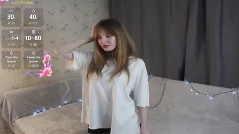 Snapshot of arielnasvish chatting on 01.12.26 Hello im Lia online show from 01.12.26