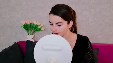 arielstonks_lovee online show from 09.11.25