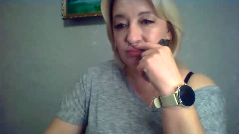 Snapshot of arielxloveresss chatting on 10.04.25 ArielXLoveresss online show from 10.04.25