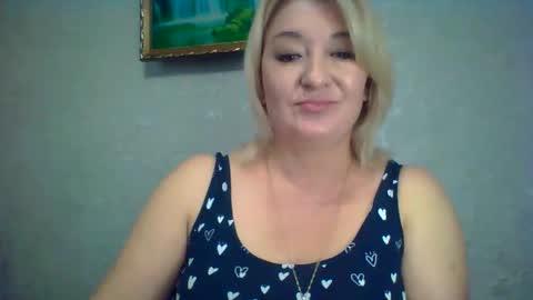 Snapshot of arielxloveresss chatting on 10.06.25 ArielXLoveresss online show from 10.06.25