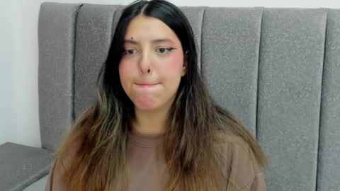 Snapshot of arihanna_london chatting on 04.10.26 arihanna_london online show from 04.10.26