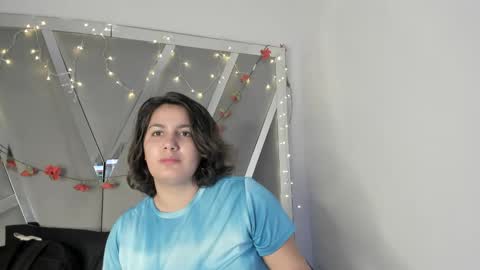 Snapshot of ariht chatting on 12.30.24 ariht online show from 12.30.24