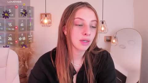 Ari  online show from 10.08.25