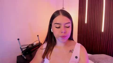 Snapshot of ariianabaker chatting on 04.24.26 Arianna online show from 04.24.26