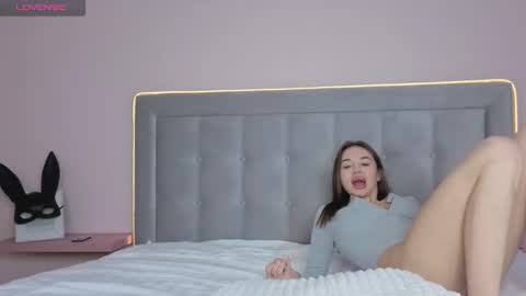 arimilas online show from 11.28.25