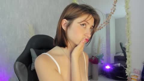 Snapshot of arimonoban chatting on 02.20.26 Ariel online show from 02.20.26