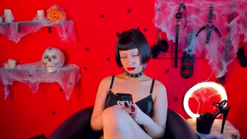 Snapshot of arina_ardeeen chatting on 10.25.25 Matilda online show from 10.25.25