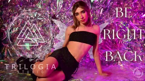 Snapshot of arivega chatting on 01.15.25 Nice to meet you thumb up me please its important I LOOK MY BIO DOWN online show from 01.15.25