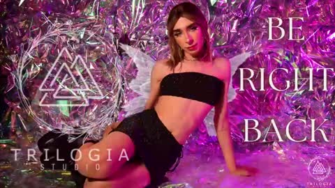 Snapshot of arivega chatting on 01.16.25 Nice to meet you thumb up me please its important I LOOK MY BIO DOWN online show from 01.16.25