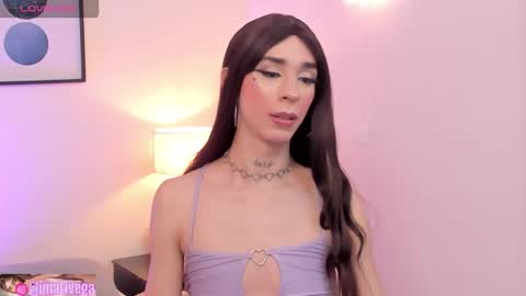 Snapshot of arivega chatting on 09.26.25 Nice to meet you thumb up me please its important I LOOK MY BIO DOWN online show from 09.26.25