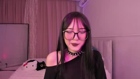 Snapshot of ariya_star chatting on 04.24.26 Ariya online show from 04.24.26