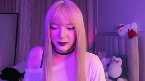 Snapshot of ariya_star chatting on 04.28.26 Ariya online show from 04.28.26