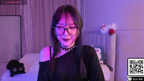 Snapshot of ariya_star chatting on 04.29.26 Ariya online show from 04.29.26