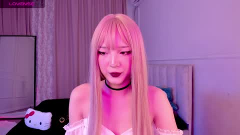 Snapshot of ariya_star chatting on 05.06.26 Ariya online show from 05.06.26