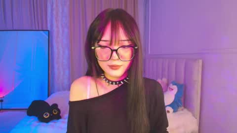 Snapshot of ariya_star chatting on 05.17.26 Ariya online show from 05.17.26