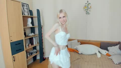 Snapshot of arlavitullo chatting on 06.08.26 Emily online show from 06.08.26