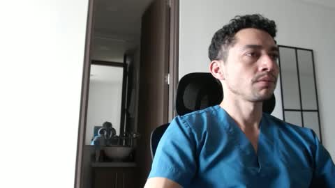 Snapshot of armand_05 chatting on 10.03.25 Armand online show from 10.03.25