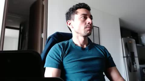 Snapshot of armand_05 chatting on 10.05.25 Armand online show from 10.05.25