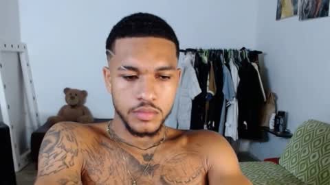 Snapshot of aron_7 chatting on 12.30.24 aron_7 online show from 12.30.24