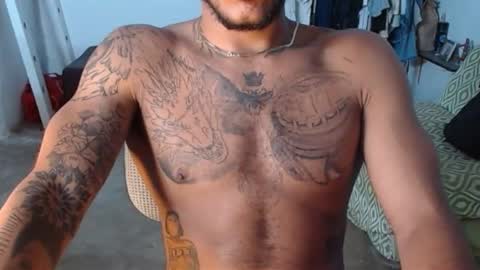 Snapshot of aron_7 chatting on 02.14.25 aron_7 online show from 02.14.25