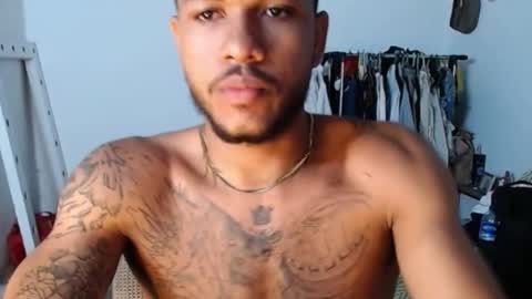 Snapshot of aron_7 chatting on 02.16.25 aron_7 online show from 02.16.25