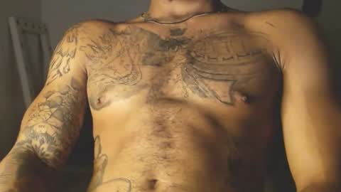 Snapshot of aron_7 chatting on 02.25.25 aron_7 online show from 02.25.25