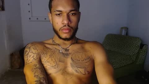 Snapshot of aron_7 chatting on 03.10.25 aron_7 online show from 03.10.25