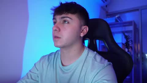 Snapshot of aron__cooper chatting on 04.20.26 aron__cooper online show from 04.20.26