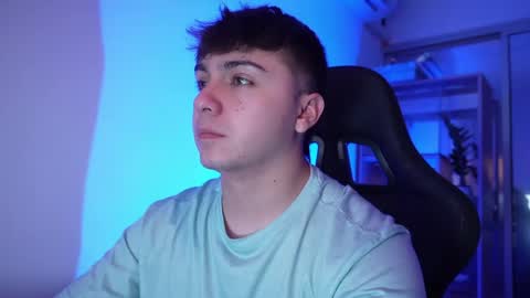 Snapshot of aron__cooper chatting on 05.06.26 aron__cooper online show from 05.06.26