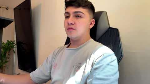 Snapshot of aron__cooper chatting on 05.09.26 aron__cooper online show from 05.09.26