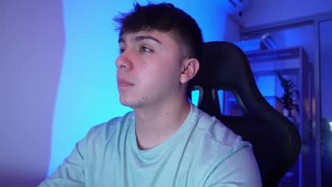 Snapshot of aron__cooper chatting on 05.19.26 aron__cooper online show from 05.19.26