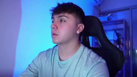 Snapshot of aron__cooper chatting on 05.21.26 aron__cooper online show from 05.21.26