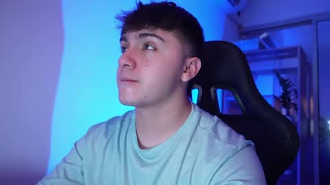 Snapshot of aron__cooper chatting on 06.03.26 aron__cooper online show from 06.03.26
