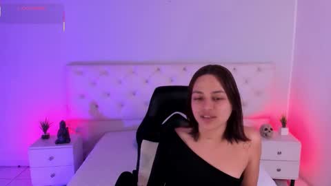 Aron cruz  online show from 10.15.25