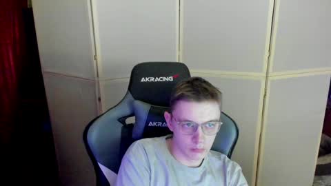 Snapshot of aron_neall chatting on 12.02.24 biggest penis online show from 12.02.24