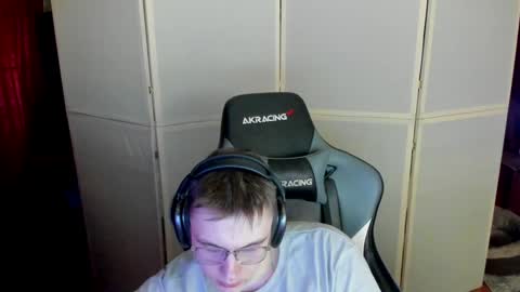 Snapshot of aron_neall chatting on 12.02.24 biggest penis online show from 12.02.24