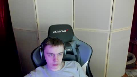 Snapshot of aron_neall chatting on 12.03.24 biggest penis online show from 12.03.24