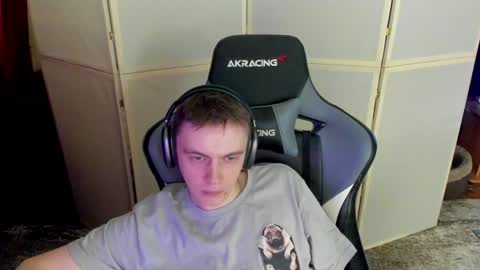 Snapshot of aron_neall chatting on 12.10.24 biggest penis online show from 12.10.24