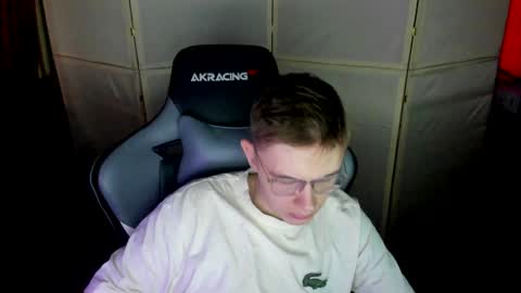 Snapshot of aron_neall chatting on 01.06.25 biggest penis online show from 01.06.25