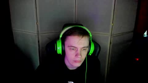 Snapshot of aron_neall chatting on 01.23.25 biggest penis online show from 01.23.25