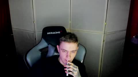 Snapshot of aron_neall chatting on 01.27.25 biggest penis online show from 01.27.25