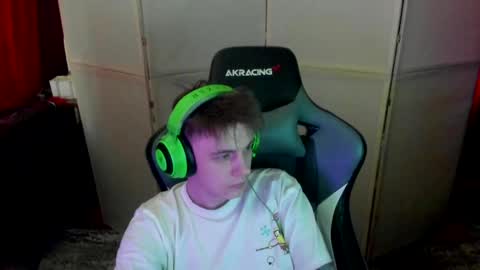 Snapshot of aron_neall chatting on 02.27.25 biggest penis online show from 02.27.25