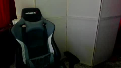 Snapshot of aron_neall chatting on 02.27.25 biggest penis online show from 02.27.25