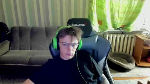 Snapshot of aron_neall chatting on 10.06.25 biggest penis online show from 10.06.25
