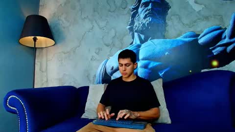 Snapshot of aron_pulse chatting on 01.13.26 aron_pulse online show from 01.13.26